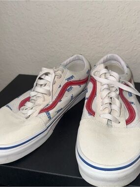 Vans White Low-Top with Red Side Stripe  UNISEX men’s sz 10 women’s sz 11